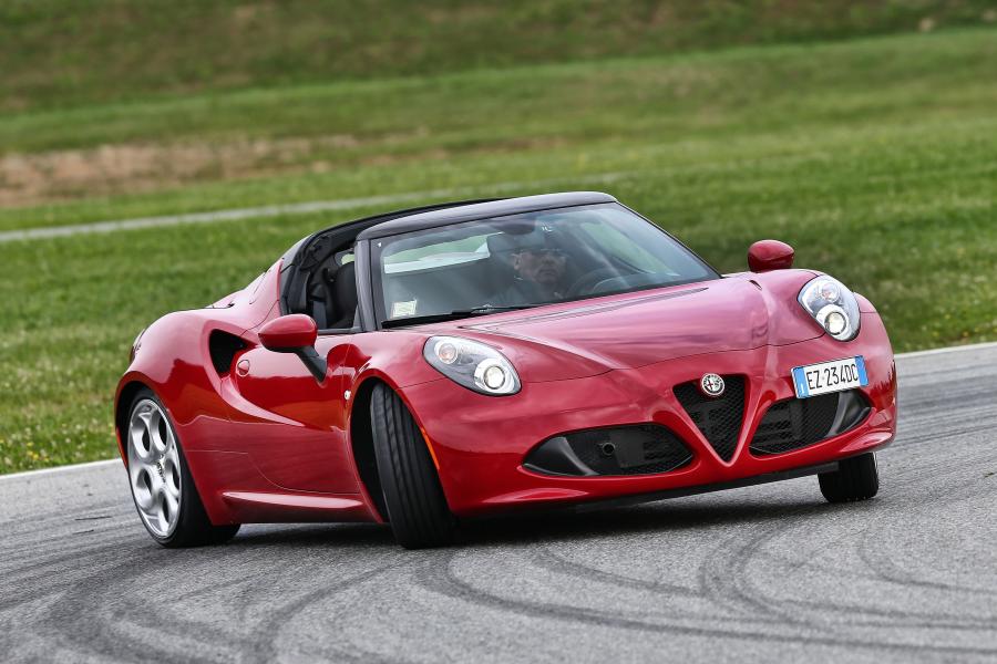  Alfa Romeo 4C Spider (960) 2015 года  (WW) (фото 53 из 59)